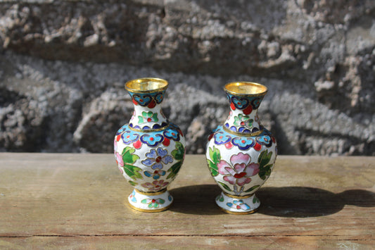 Lot de deux petits vases cloisonné émaillé vintage décor floral asiatique