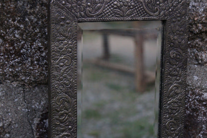 Miroir oriental en métal ciselé – biseauté, à poser ou accrocher