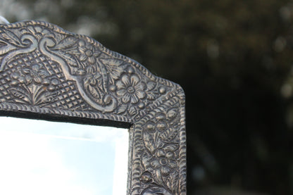 Miroir oriental en métal ciselé – biseauté, à poser ou accrocher
