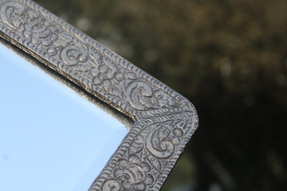 Miroir oriental en métal ciselé – biseauté, à poser ou accrocher
