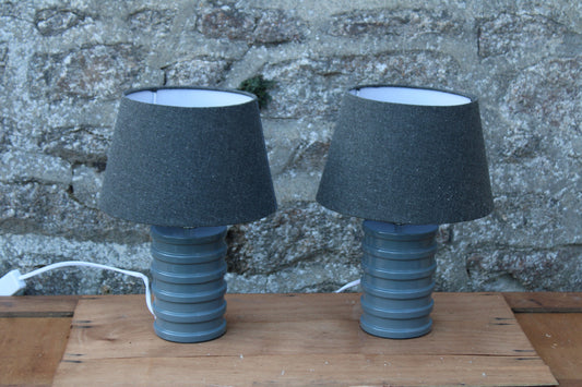 Duo de lampes céramique grise & abat-jour gris chiné – Design contemporain