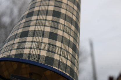 Lampe de table – Pied céramique bleu & abat-jour tartan