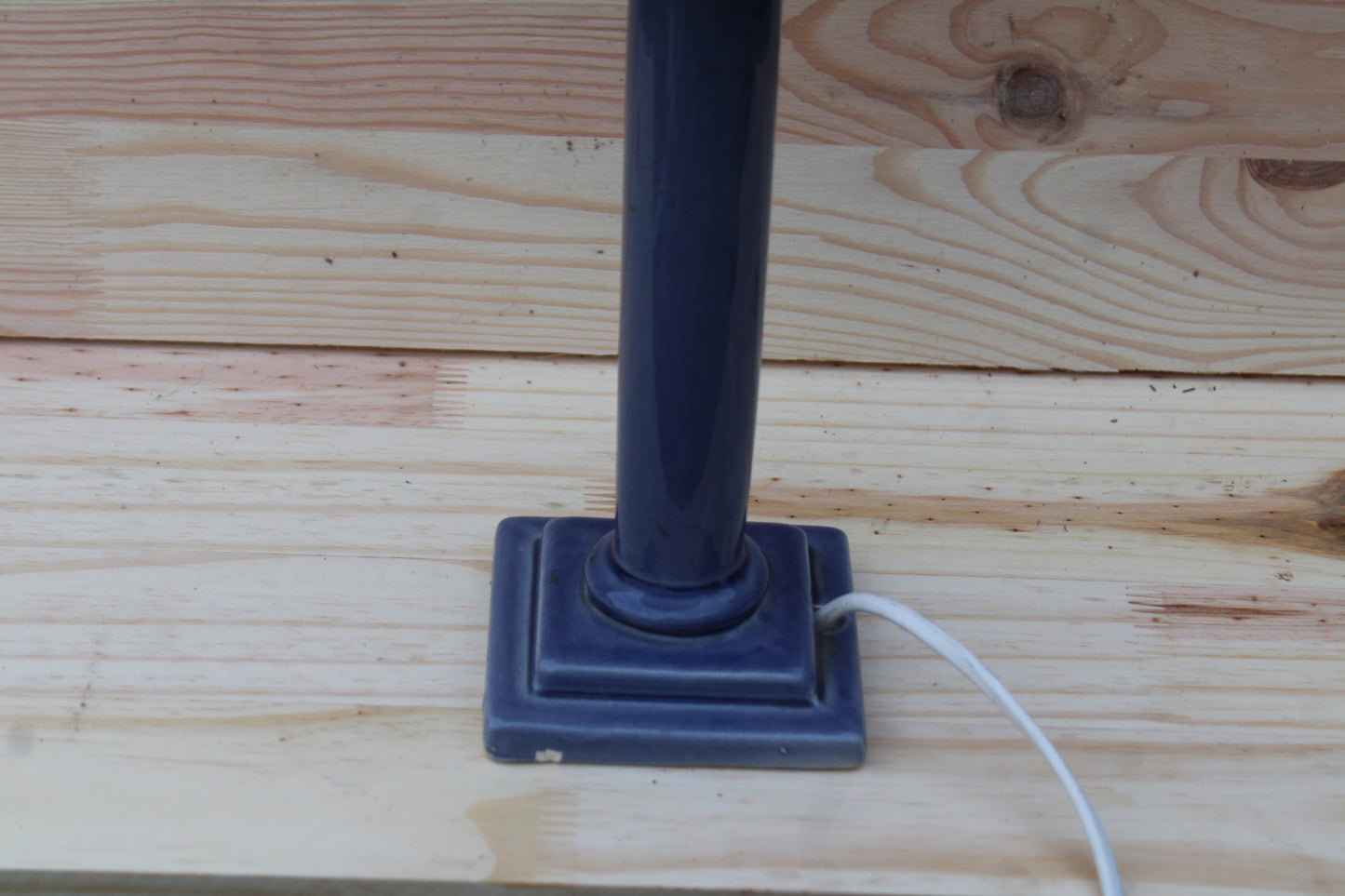 Lampe de table – Pied céramique bleu & abat-jour tartan