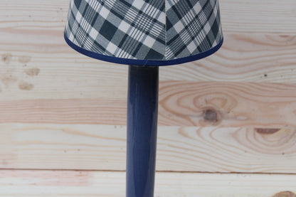 Lampe de table – Pied céramique bleu & abat-jour tartan