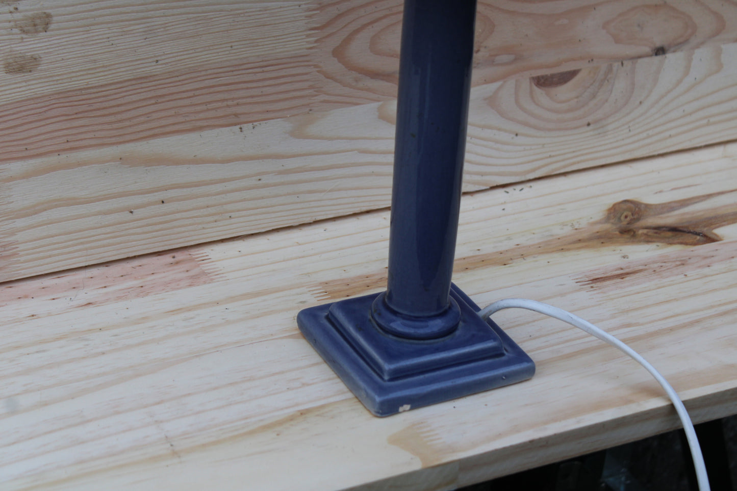 Lampe de table – Pied céramique bleu & abat-jour tartan