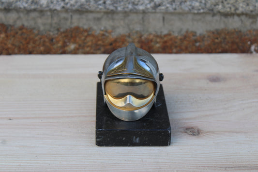 Serre-livres casque de pompier – Base en marbre noir