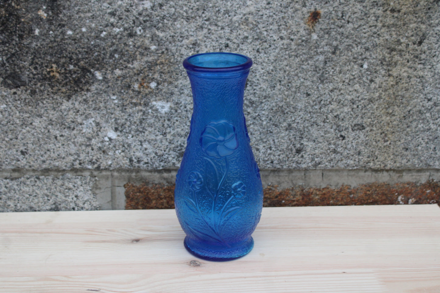 Vase vintage en verre bleu – Constantin – Made in Italy