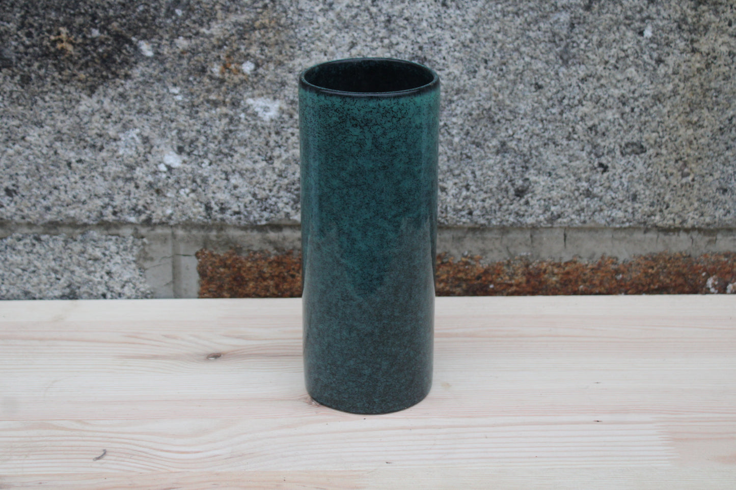 Vase cylindrique en céramique vert profond – H24 cm