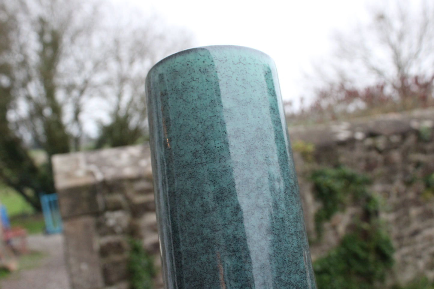 Vase cylindrique en céramique vert profond – H24 cm