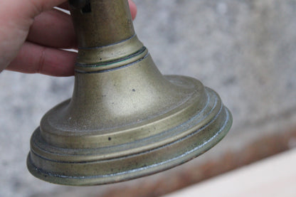 Bougeoir réglable en laiton – XXᵉ siècle