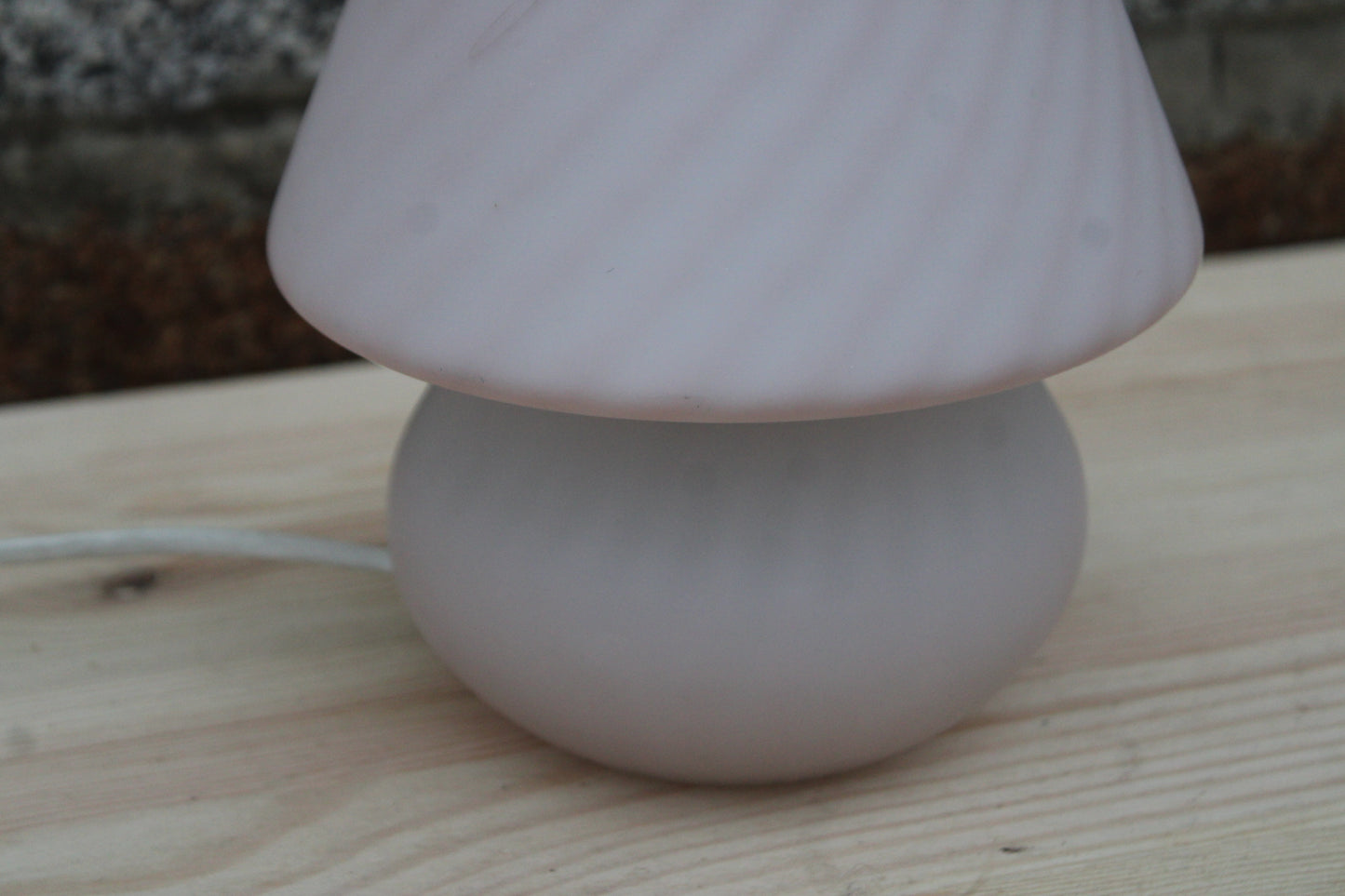 Lampe vintage en verre opalin – style Murano