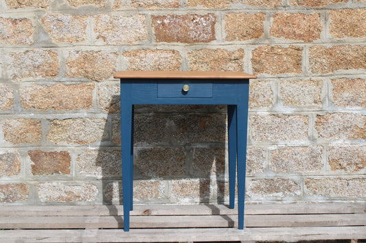 Table d'appoint ancienne rénovée – plateau bois naturel