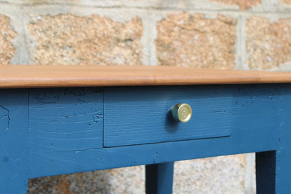 Table d'appoint ancienne rénovée – plateau bois naturel