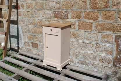 Chevet ancien rénové – Beige "Quai de Seine" & bois naturel – VENDU