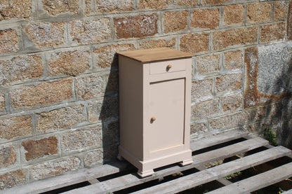 Chevet ancien rénové – Beige "Quai de Seine" & bois naturel – VENDU