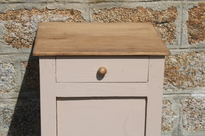 Chevet ancien rénové – Beige "Quai de Seine" & bois naturel – VENDU