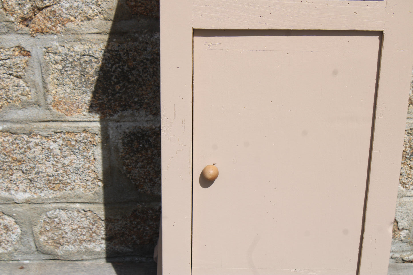 Chevet ancien rénové – Beige "Quai de Seine" & bois naturel – VENDU