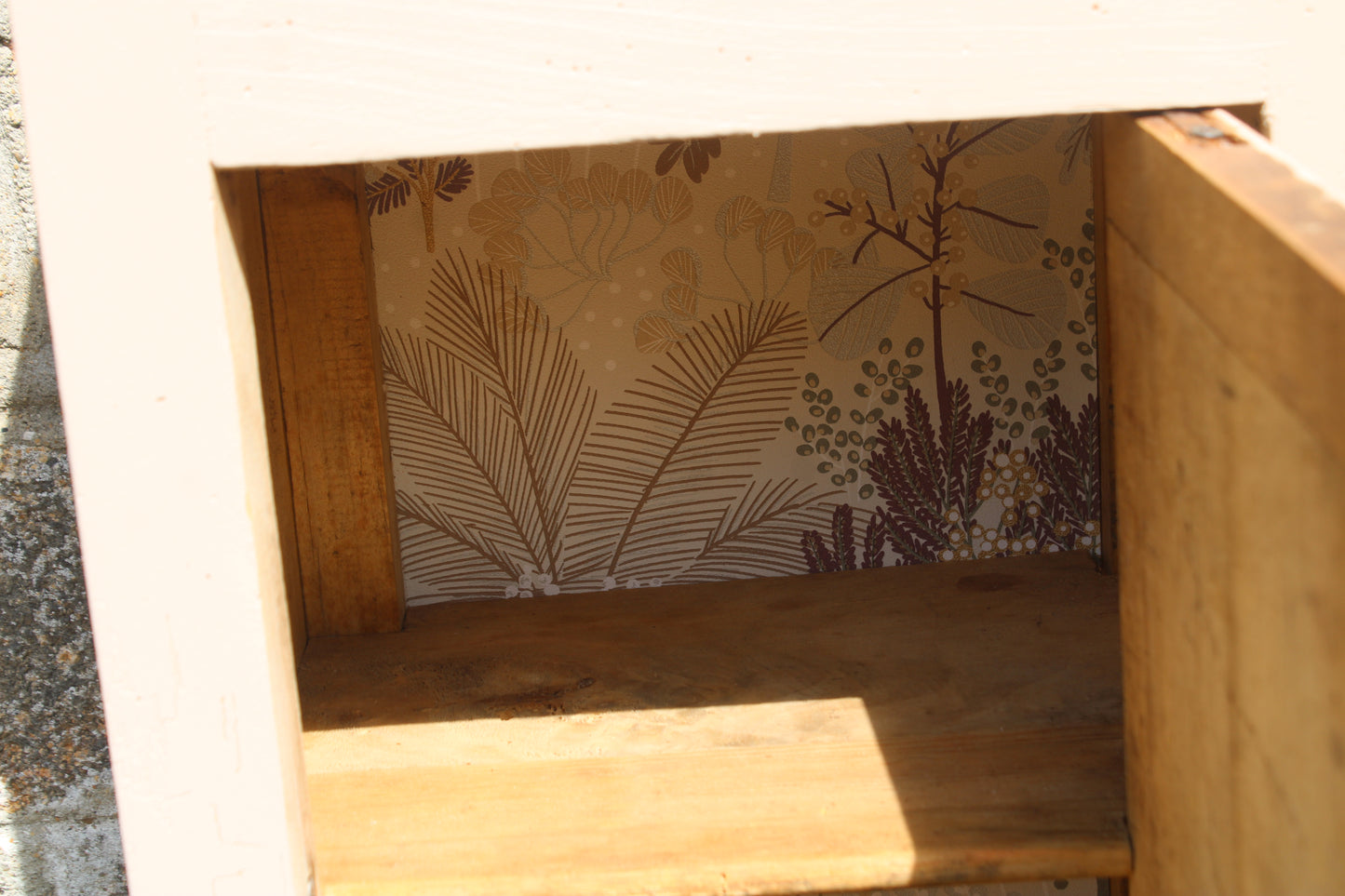 Chevet ancien rénové – Beige "Quai de Seine" & bois naturel – VENDU