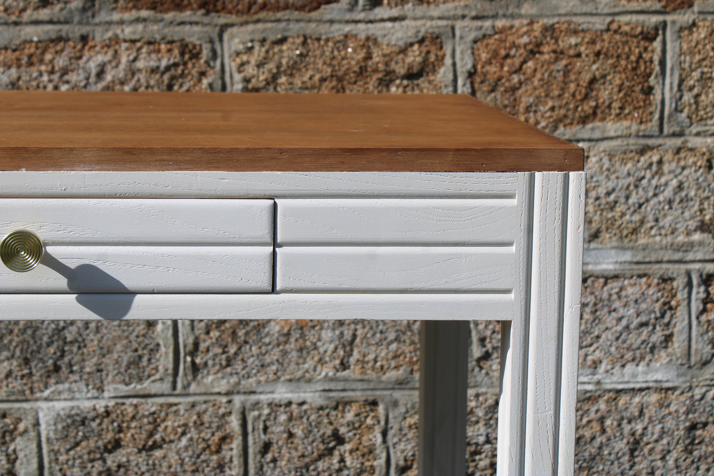 Petit bureau esprit Art Déco console Art Déco rénovée – blanc beige “Troublant” & plateau bois - VENDU