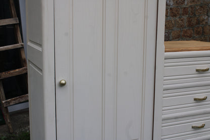 Armoire asymétrique en chêne massif – Style Art Déco revisité