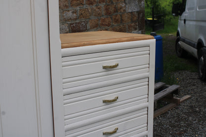 Armoire asymétrique en chêne massif – Style Art Déco revisité