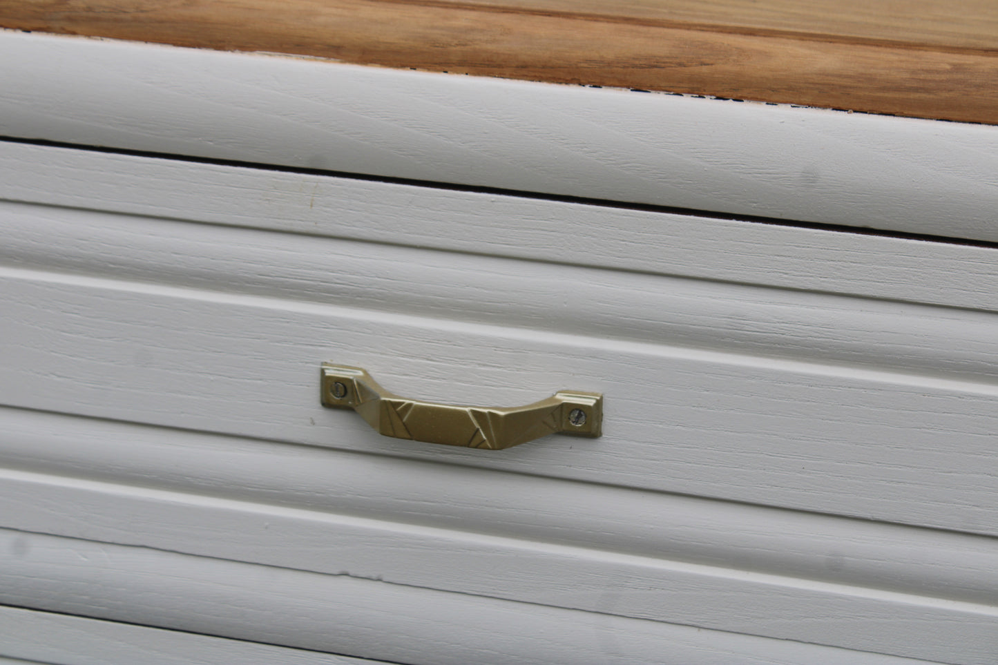 Armoire asymétrique en chêne massif – Style Art Déco revisité