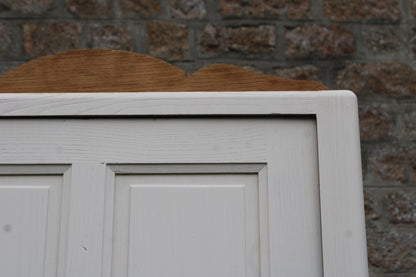 Armoire asymétrique en chêne massif – Style Art Déco revisité
