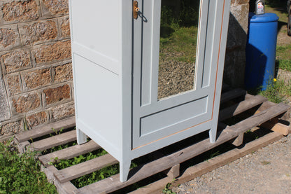 Armoire vintage rénovée – Style haussmannien / campagne chic