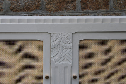Buffet / enfilade vintage rénové blanc cassé & cannage – esprit chic intemporel