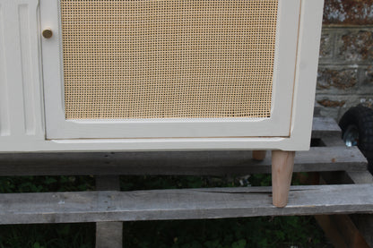 Buffet / enfilade vintage rénové blanc cassé & cannage – esprit chic intemporel