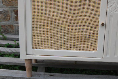 Buffet / enfilade vintage rénové blanc cassé & cannage – esprit chic intemporel