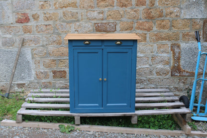 Buffet parisien vintage bleu profond & plateau bois naturel
