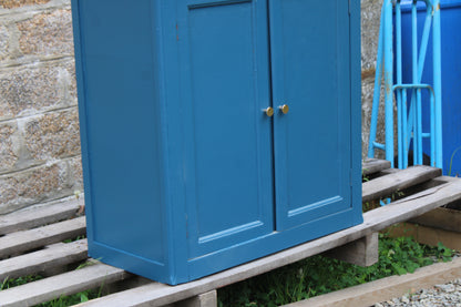 Buffet parisien vintage bleu profond & plateau bois naturel