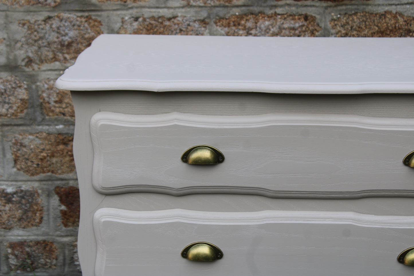 Commode vintage rénovée Greige Galuchat – Style campagne chic