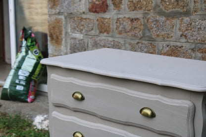 Commode vintage rénovée Greige Galuchat – Style campagne chic