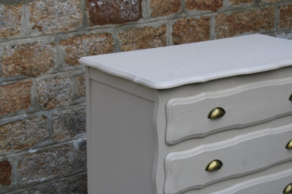 Commode vintage rénovée Greige Galuchat – Style campagne chic