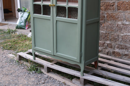 Vitrine ancienne rénovée – Vert Treillis