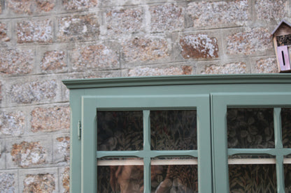 Vitrine ancienne rénovée – Vert Treillis