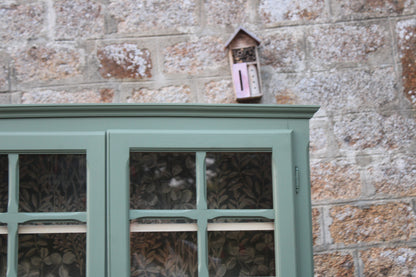 Vitrine ancienne rénovée – Vert Treillis