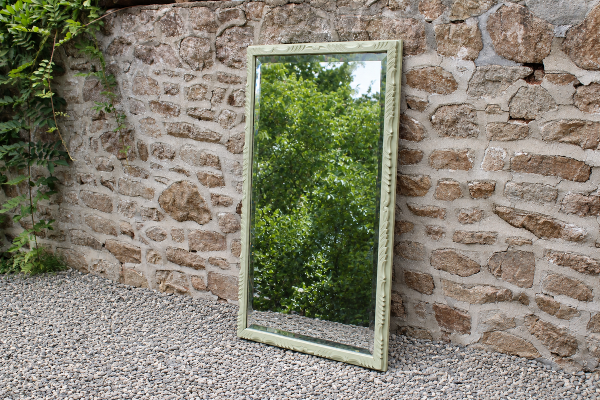Grand miroir ancien biseauté en bois massif sculpté vert Lézard – 129 × 75 cm