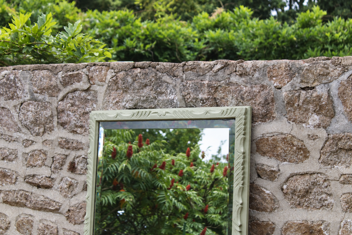 Grand miroir ancien biseauté en bois massif sculpté vert Lézard – 129 × 75 cm