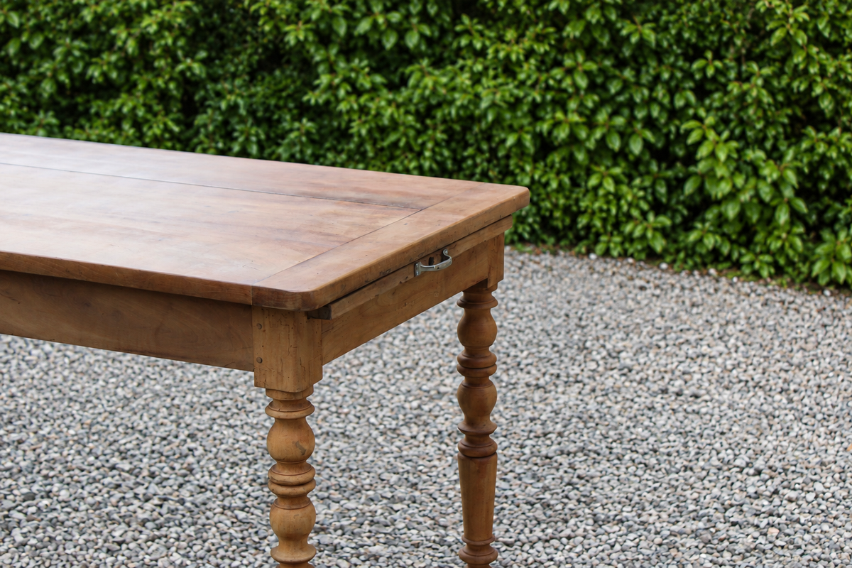 Table de ferme ancienne en bois – pieds tournés, tiroir et rallonge d’appoint - VENDU