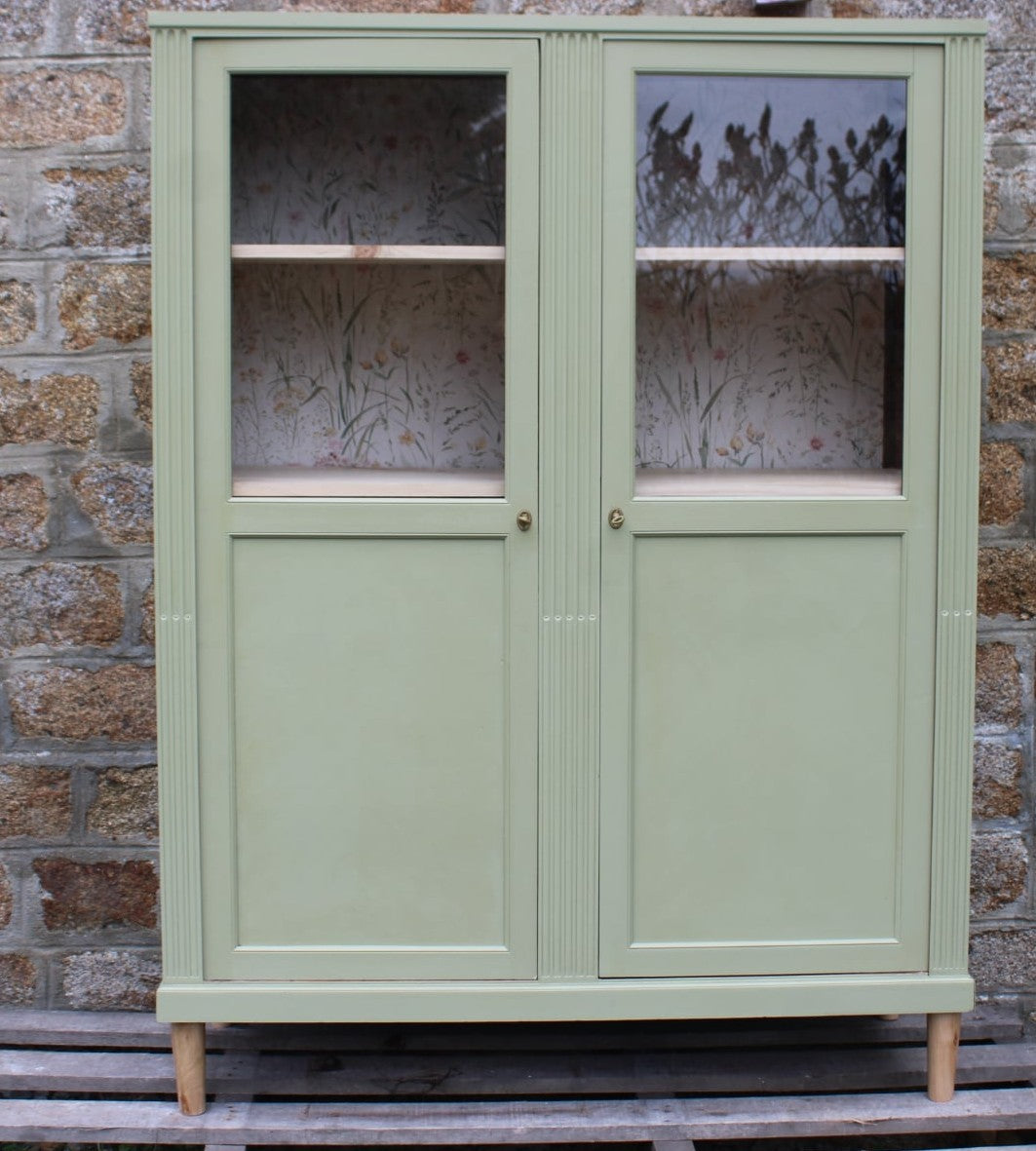 Vitrine ancienne rénovée – vert Lézard (Pure & Paint) - VENDU