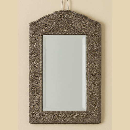 Miroir oriental en métal ciselé – biseauté, à poser ou accrocher